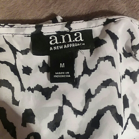 A.N.A Blouse - Picture 4 of 4